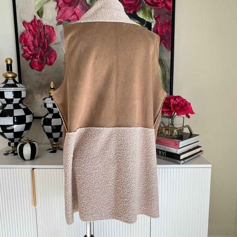 Chico's Women's Faux Suede Sherpa Shawl Collar Open Front Vest Tan Cream Large - Picture 4 of 5